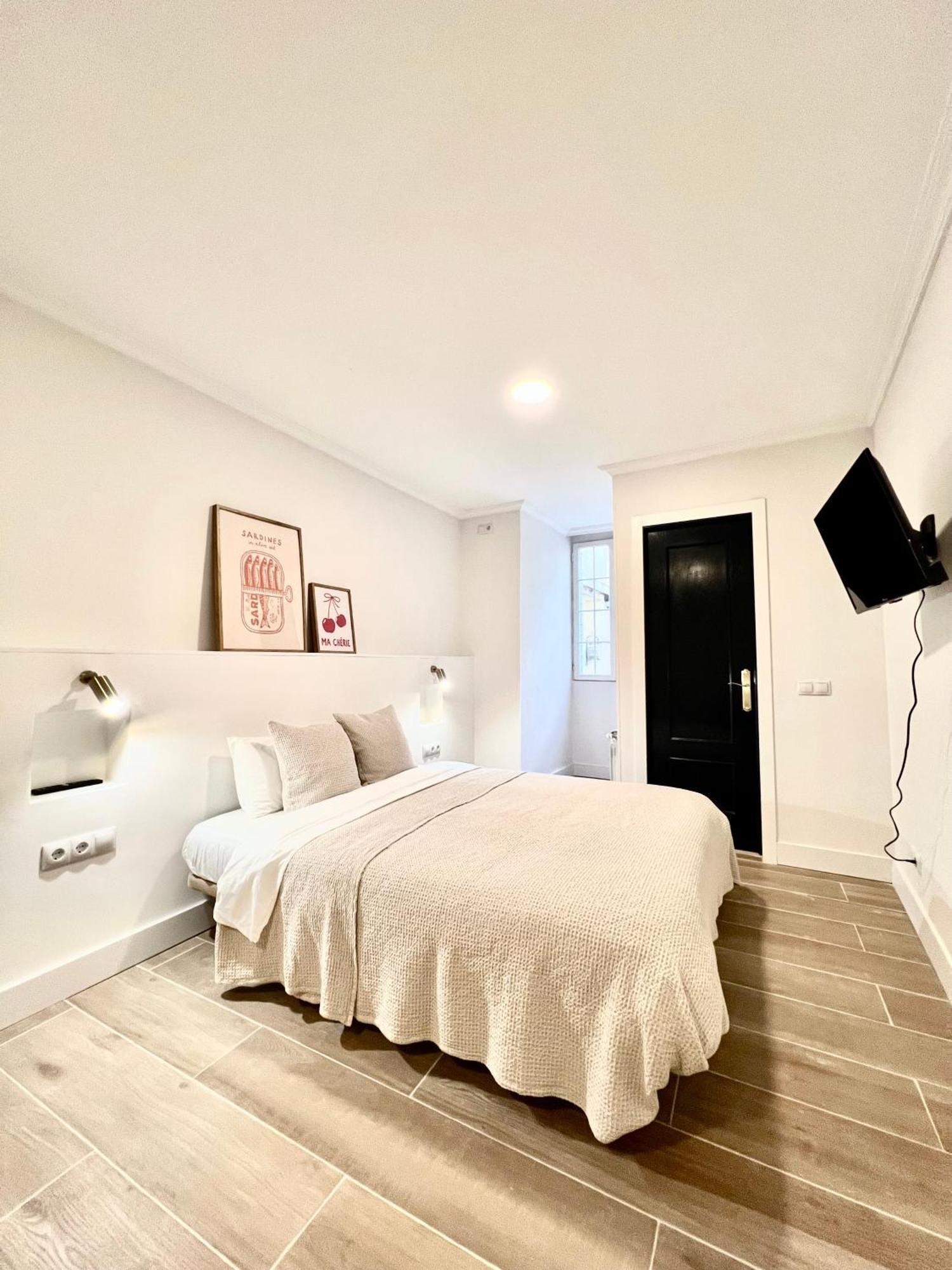 Albergue Miguel Angel Madrid Bagian luar foto