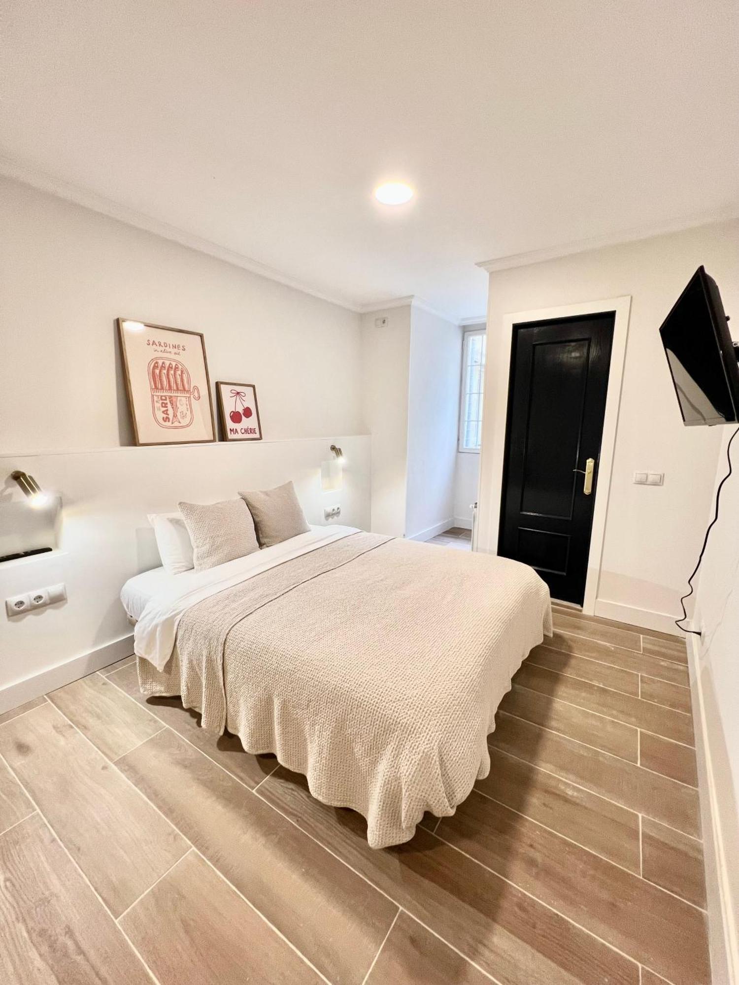 Albergue Miguel Angel Madrid Bagian luar foto