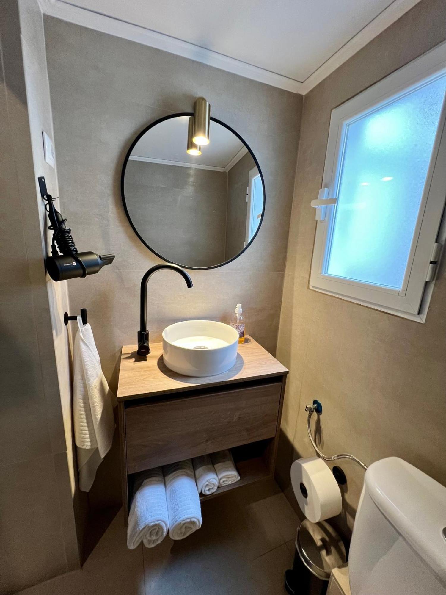 Albergue Miguel Angel Madrid Bagian luar foto
